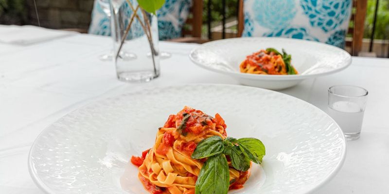 18 Michigan Places Where Spaghetti And Meatballs Are The Star Of The Menu - Decor Hint Café Cortina