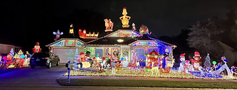 Orlando's 50 Festive Holiday Events You Can Attend For Free - Decor Hint Oviedo Winter Lights