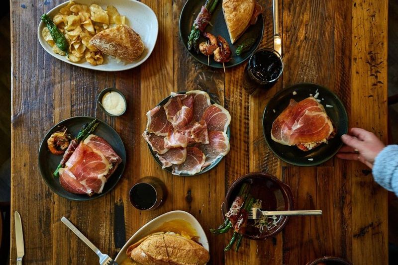 Local-Favorite Idaho Restaurants Visitors Rarely Find - Decor Hint Ansots