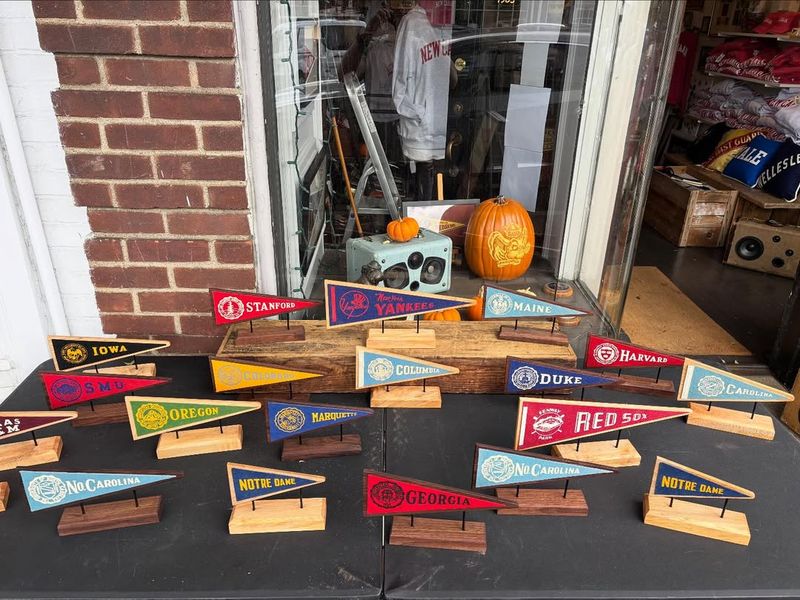 17 New York Collectibles Market Shifting – 7 Items Already Losing Serious Value - Decor Hint Vintage Championship Pennants From The 1970s