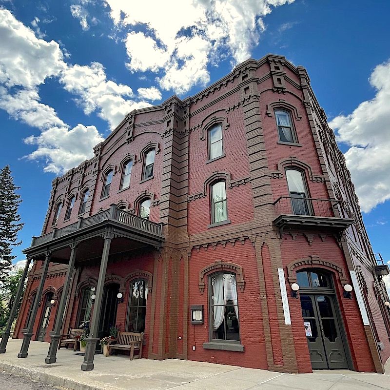 Montana Buffets Dishing Out Heaping Servings Of Comfort Flavor And Local Charm - Decor Hint Missouri River Buffet - Fort Benton