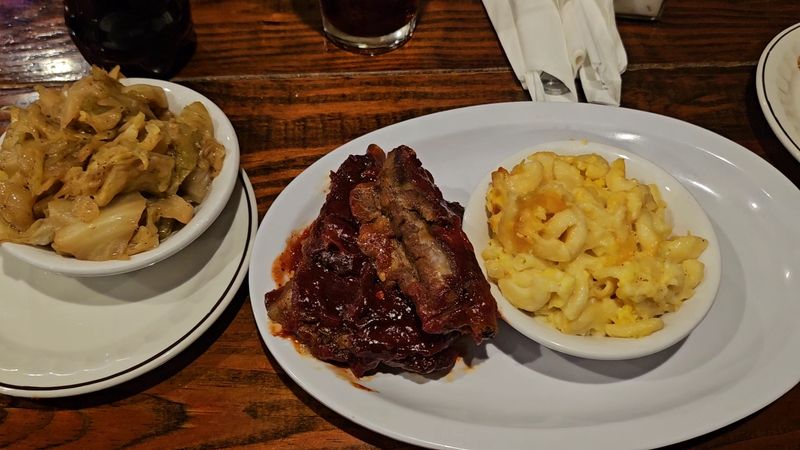 8 South Carolina Soul Food Buffets Worth Experiencing - Decor Hint Hannibal's Kitchen