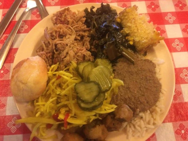 South Carolina Retro Buffets That Still Feel Like A Sunday Tradition - Decor Hint Shuler's BBQ