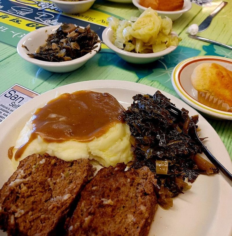 This Florida Eatery Makes Every Meal Taste Like Home - Decor Hint Meatloaf, Ribs, Oxtails & More