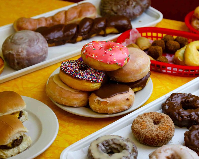 14 Pennsylvania Bakeries Keeping Traditional Family Recipes Alive - Decor Hint Dutch Haven Shoo‑Fly Pie Bakery