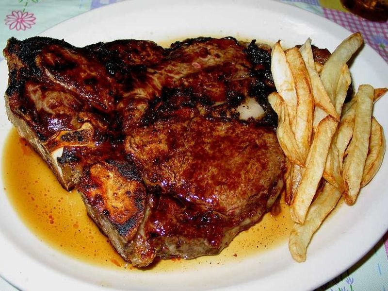 Mississippi Restaurants That Serve Big Flavor On A Small Budget - Decor Hint Doe's Eat Place