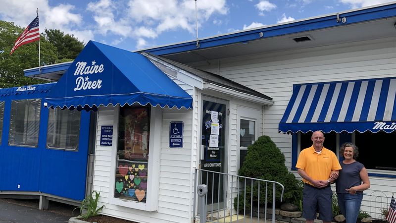 Locals Say This Cozy Maine Café Makes The Best Omelets In The State - Decor Hint Easy to Find Along Route 1