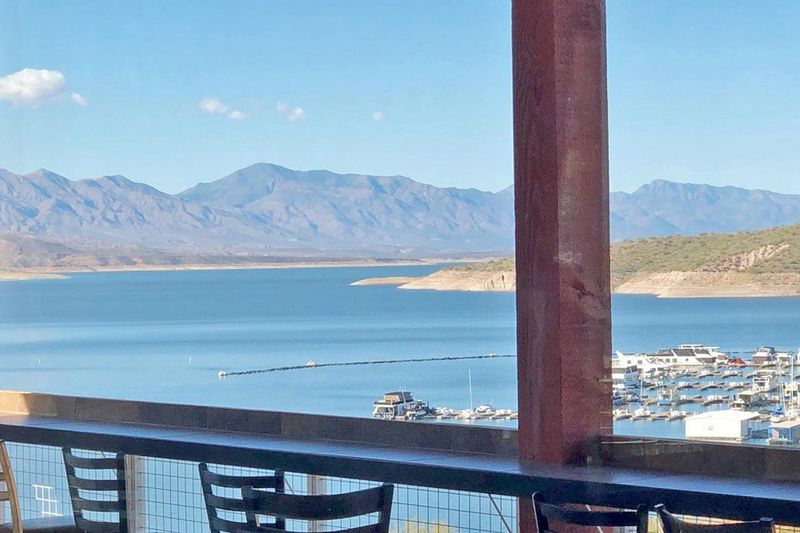 Ffinch’s Waterfront Kitchen & Bar