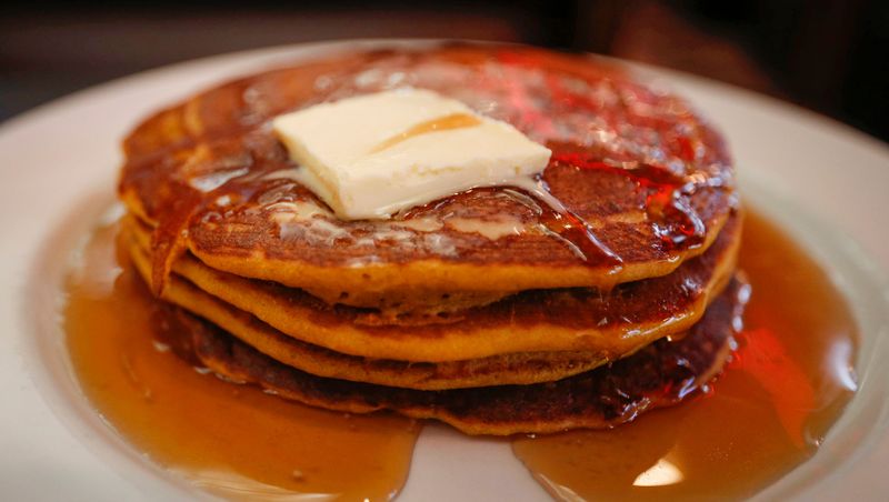 I Traveled Iowa's Backroads For 10 Classic Diners (And Found 6 Serving Pure Nostalgia) - Decor Hint Drake Diner – Des Moines