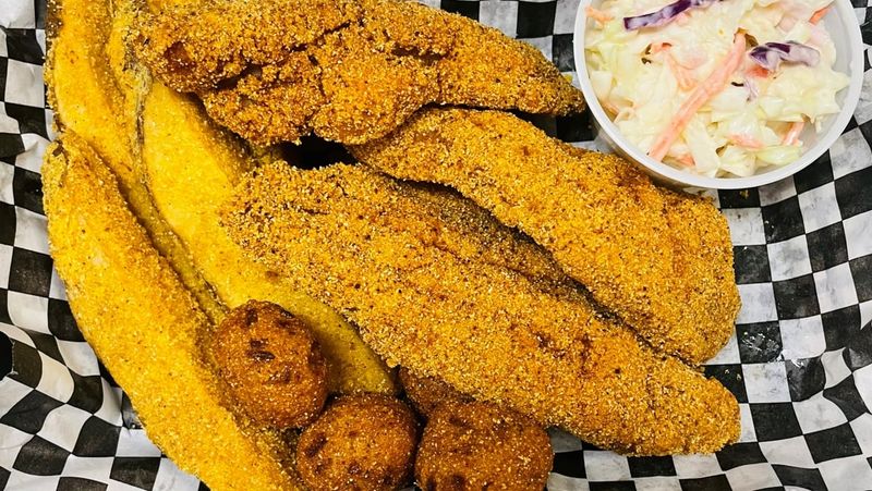 19 Oklahoma Fish Fry Joints Every Local Craves For That Golden Southern Crunch - Decor Hint Bob's Fish & Seafood MWC – Oklahoma City, OK