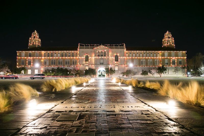 20 Texas Winter Festivals You Can't Miss In 2025 - From Hill Country Lights To Holiday Rodeos - Decor Hint Lubbock Carol Of Lights