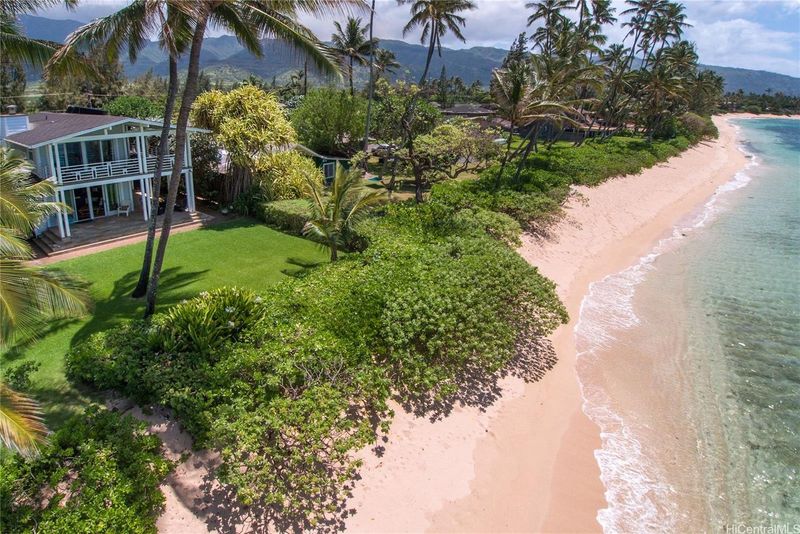 Mokuleia Beach Oceanfront Cottage