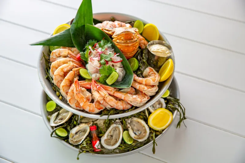 16 Seafood-Packed Florida Buffets Serving Endless Crab Leg Feasts - Decor Hint Marker 88