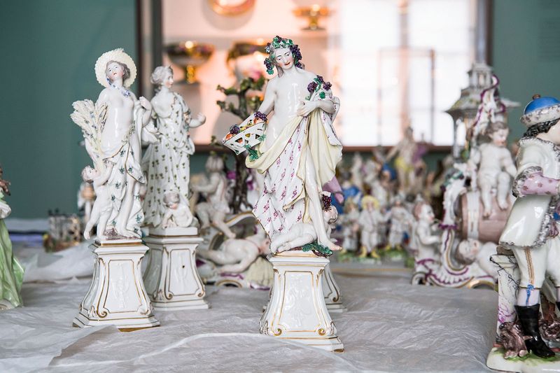7 Antiques Pennsylvania Collectors Are Buying And 5 They're Letting Go - Decor Hint Porcelain Figurines