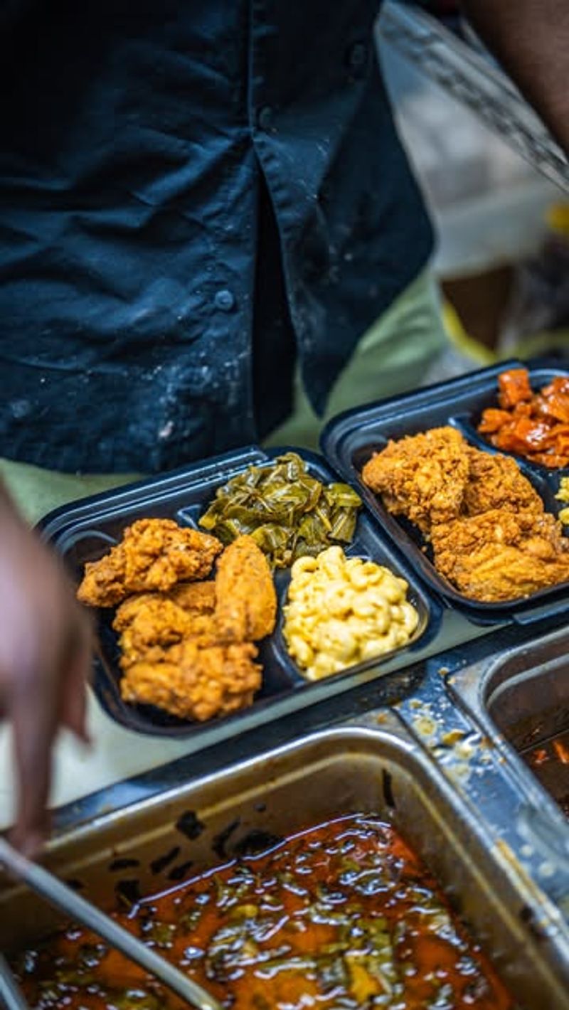 The North Carolina Diner Where Fried Fish Outsells Everything Else - Decor Hint Seafood Variety Beyond Belief