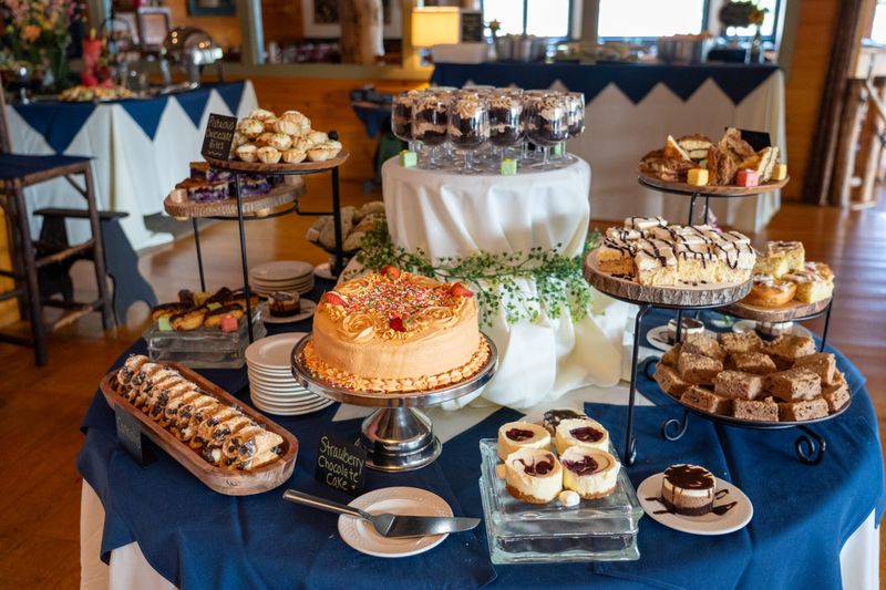 Buffets In New Hampshire That Make The Drive Worth It - Decor Hint The Common Man's Endless Sunday Brunch