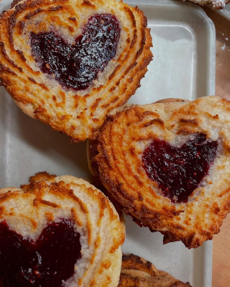 16 Washington Bakeries So Good They Sell Out Before Lunch - Decor Hint Three Girls Bakery