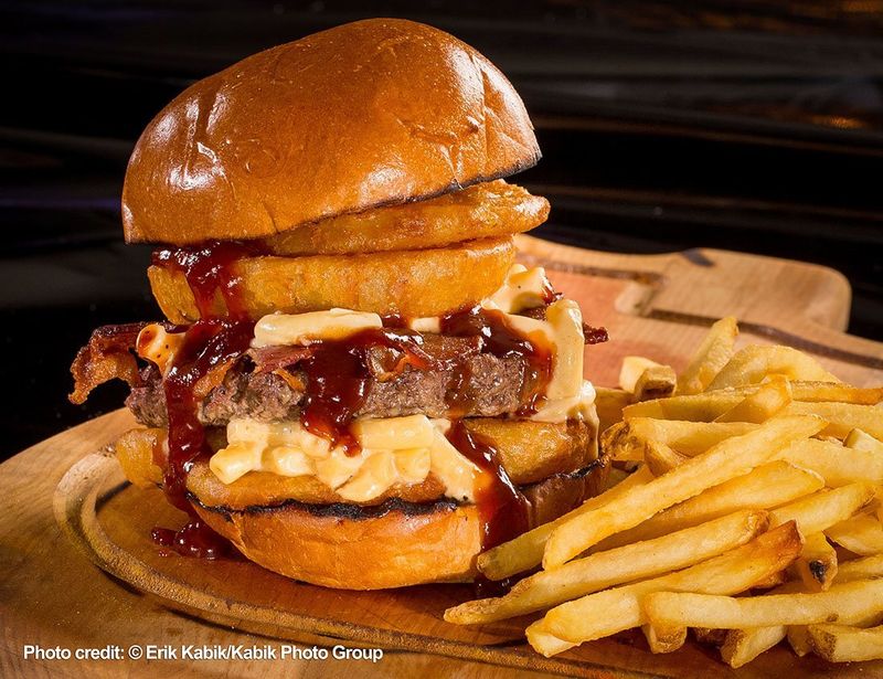 Nevada Spots Serving Great Food Any Time Of Day Or Night - Decor Hint Mr. Lucky's Cafe at Hard Rock Hotel