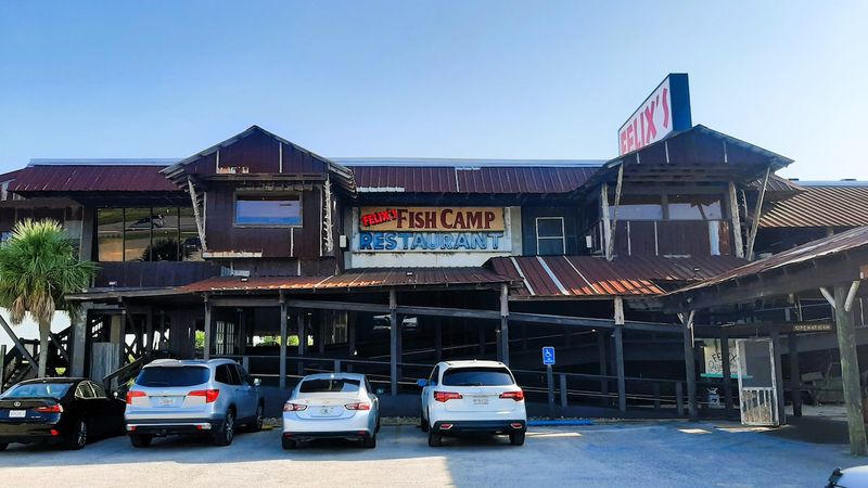 Alabama Cafés Keeping Southern Pie Traditions Alive Every Day - Decor Hint Ezell's Fish Camp