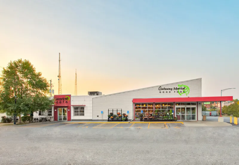 18 Iowa Grocery Stores Where Fresh Cuts And Local Sourcing Make All The Difference - Decor Hint Gateway Market