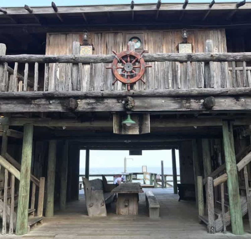 15 Small-Town Florida Restaurants With Timeless Charm - Decor Hint Driftwood Inn & Restaurant