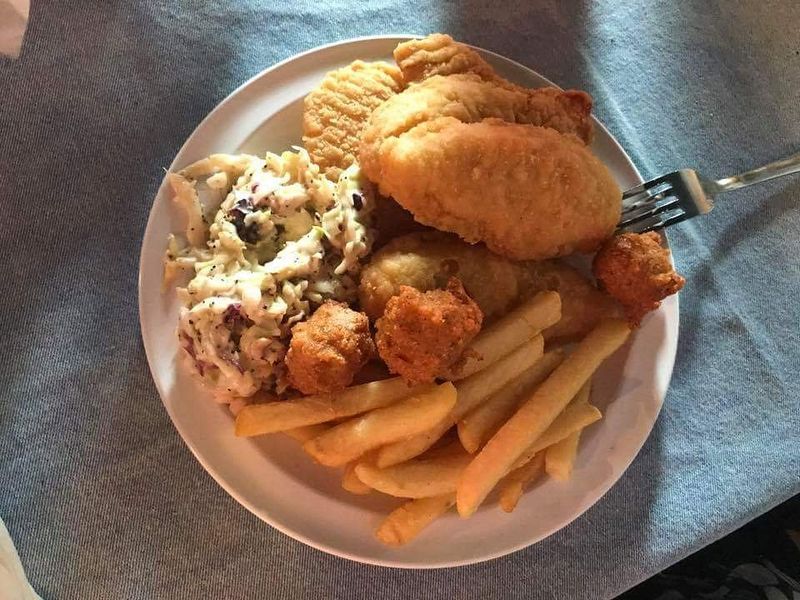 20 Tennessee Spots Frying Fish The Old-School Way Every Friday - Decor Hint Pickwick Catfish Farm Restaurant