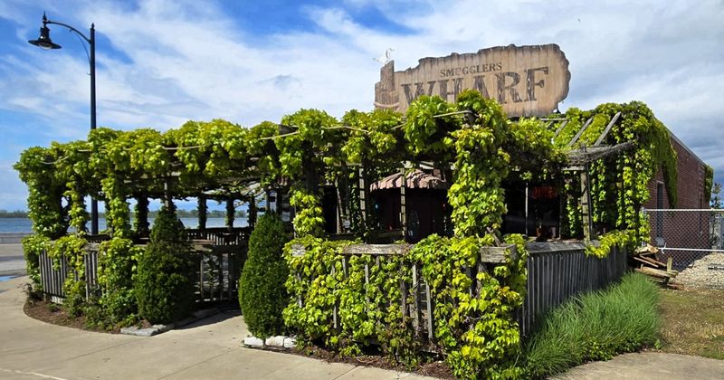 Must-Try Seafood Restaurants Across Pennsylvania Offering Endless Plates Of Flavor - Decor Hint The Wharf - Erie