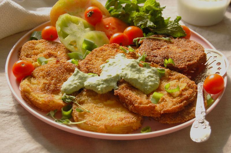 15 Georgia Country Recipes That Bring Back Sunday Dinner Memories - Decor Hint Fried Green Tomatoes