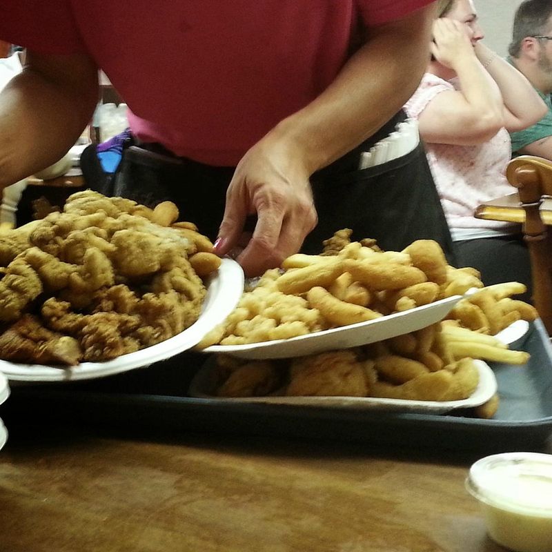 10 North Carolina Fish Camps Locals Say Never Miss The Mark - Decor Hint Long Creek Fish Fry