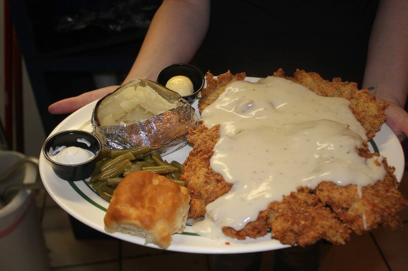 10 Oklahoma Chicken-Fried Steaks That Taste Just Like Grandma's - Decor Hint Kendall's Restaurant - Noble