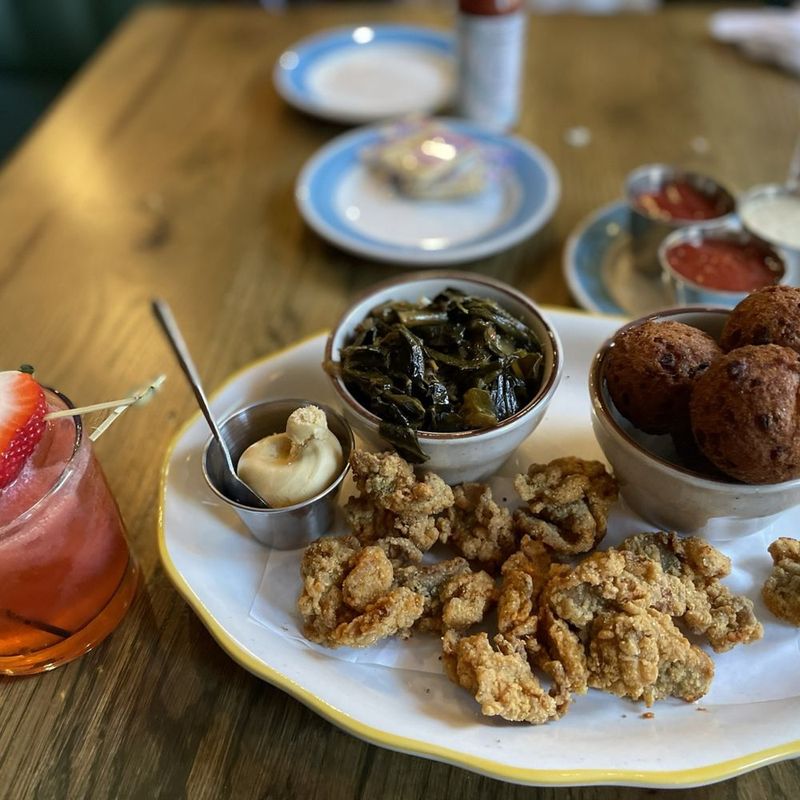 Charleston Dining Spots Serving Seafood Locals Call The Best Around - Decor Hint Chubby Fish