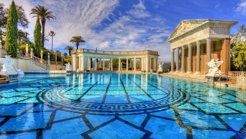 Hearst Castle: Newspaper Mogul's Mountain Dream