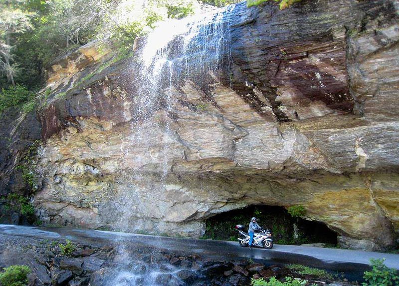 Locals' Favorite North Carolina Scenic Drive That Feels Like Heaven - Decor Hint Mountain Waters Scenic Byway Designation