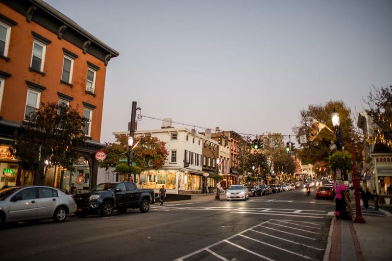 30 Charming Small Towns Across New York You'll Want To Visit - Decor Hint Sleepy Hollow
