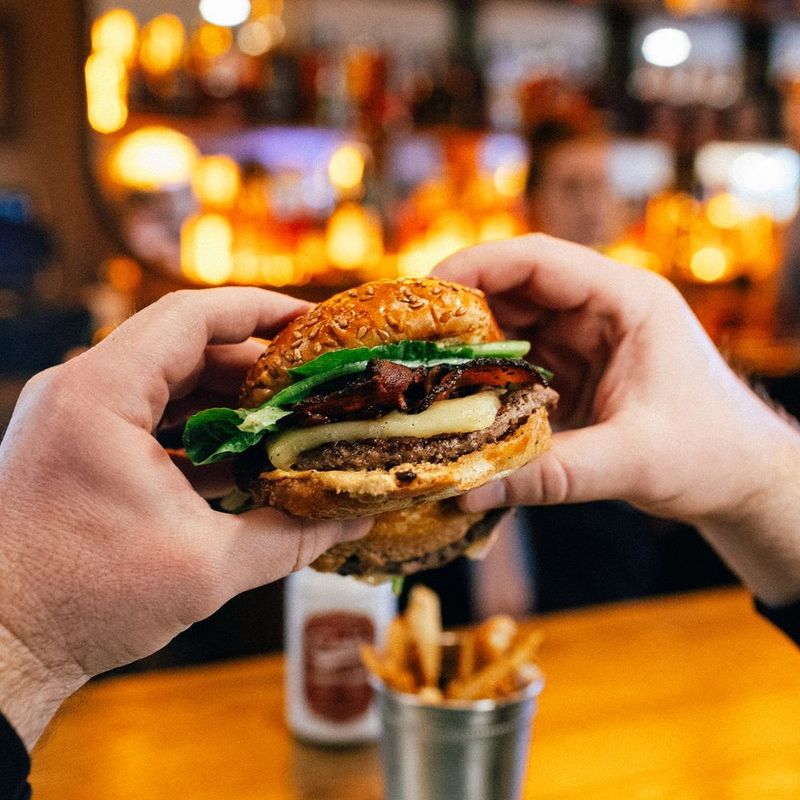 15 Virginia Burger Stops Where The Double Cheeseburger Is The Star Of The Show - Decor Hint Big Woody's Bar & Grill - Williamsburg