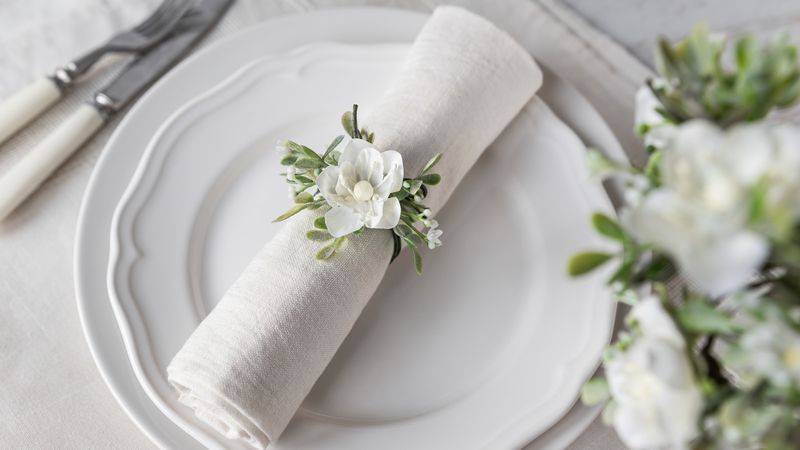 23 Forgotten California Dinner Etiquette Traditions That Defined The Swinging Sixties - Decor Hint Napkin Placement Rules