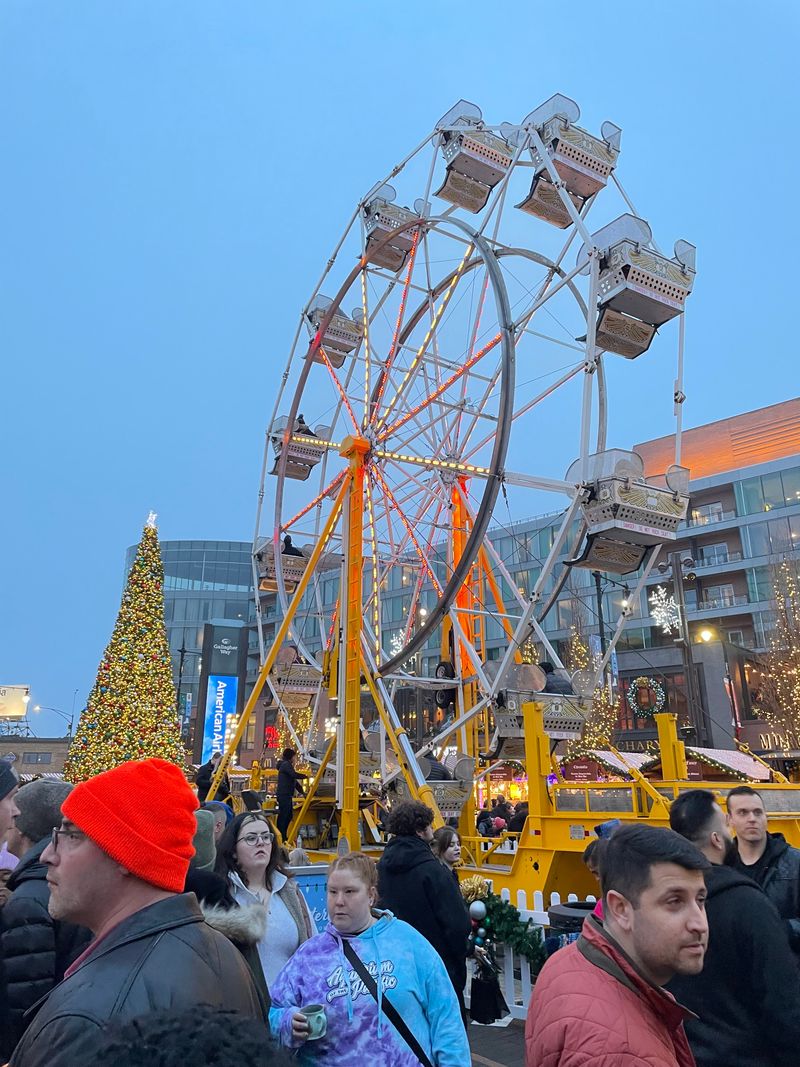 Illinois Christmas Markets That Fill Up Before You Know It - Decor Hint Christkindlmarket Wrigleyville At Gallagher Way