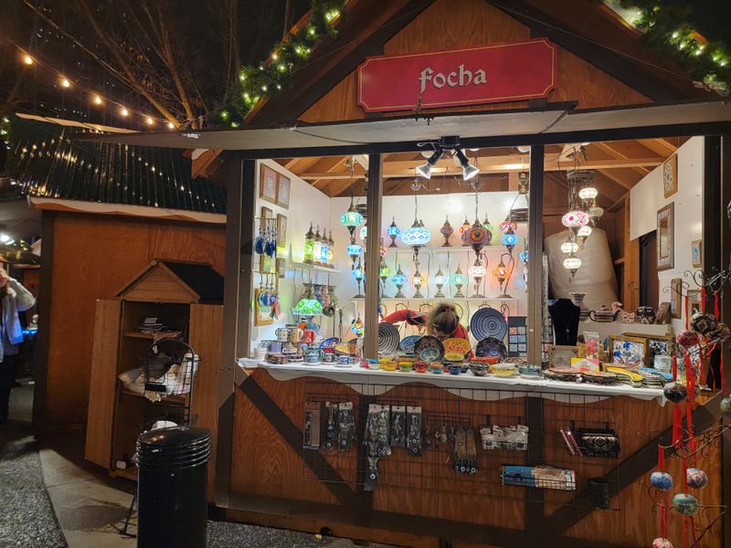 Pennsylvania's Festive Side: Bethlehem Lights And Philly Markets - Decor Hint Artisan Goods Make Perfect Gifts