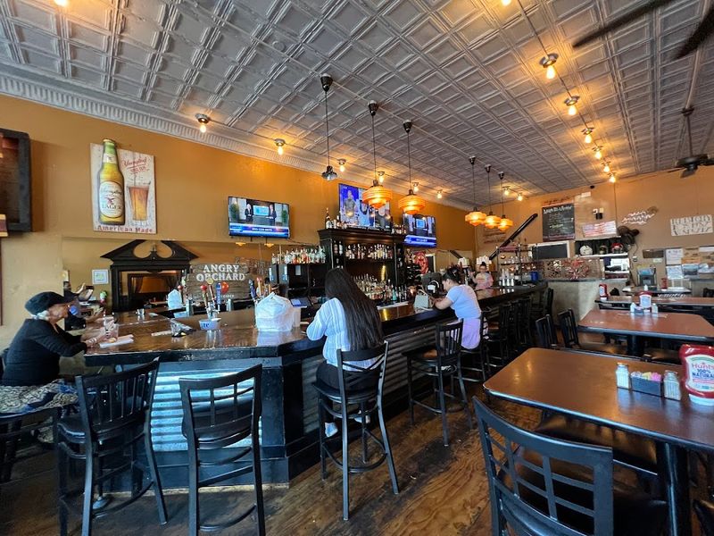 20 Tennessee Tenderloin Restaurants Making The Volunteer State A Foodie Favorite - Decor Hint Hank's Honky Tonk – Murfreesboro