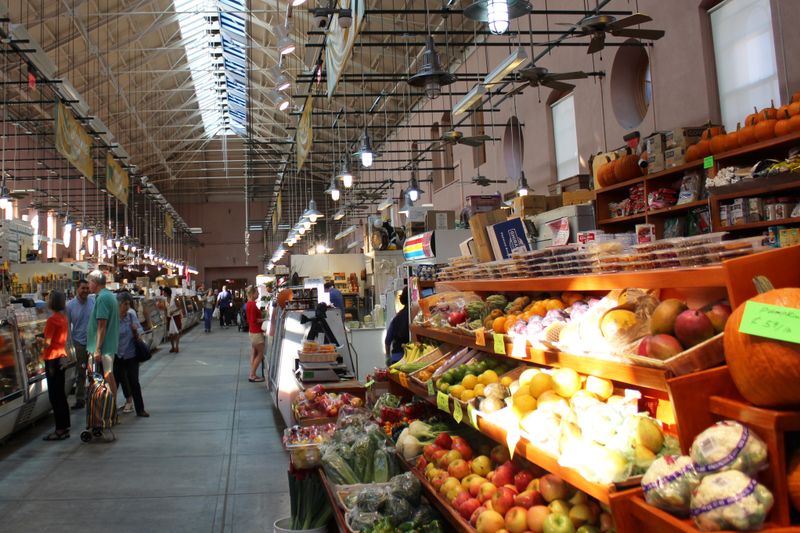 18 Washington DC Grocery Stores Known For Premium Meat And Urban Gourmet Flavor - Decor Hint Streets Market
