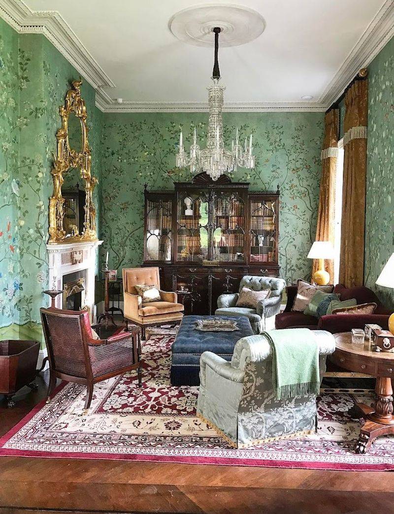 Inside Alabama's Forgotten Mansions Filled With Antique Treasures - Decor Hint Original Wallpaper With Historic Patterns