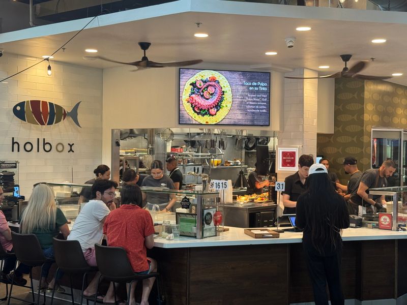 11 Iconic California Restaurants Loved For Great Food And Low Prices - Decor Hint Holbox