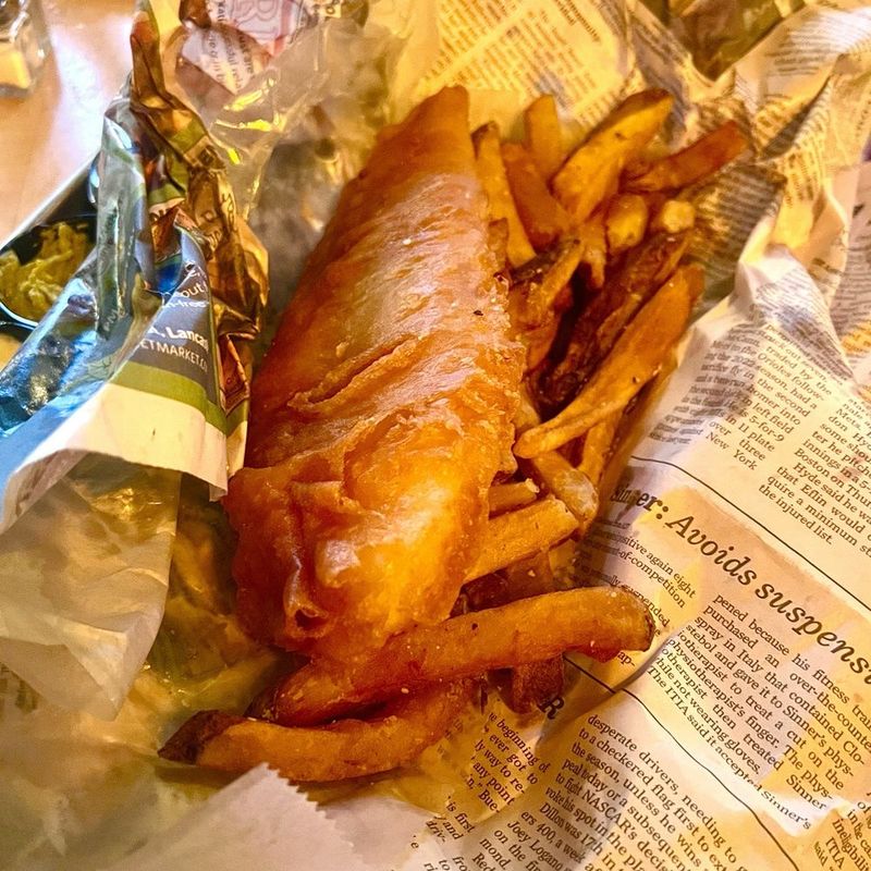 17 Pennsylvania Restaurants That Turn The Humble Tenderloin Sandwich Into Art - Decor Hint Lancaster Farm Table