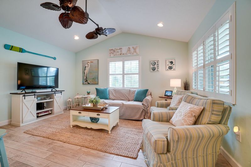 Florida Coastal Décor Shops Locals Love - Decor Hint SeaGlass Beach Cottage – Gulf Breeze