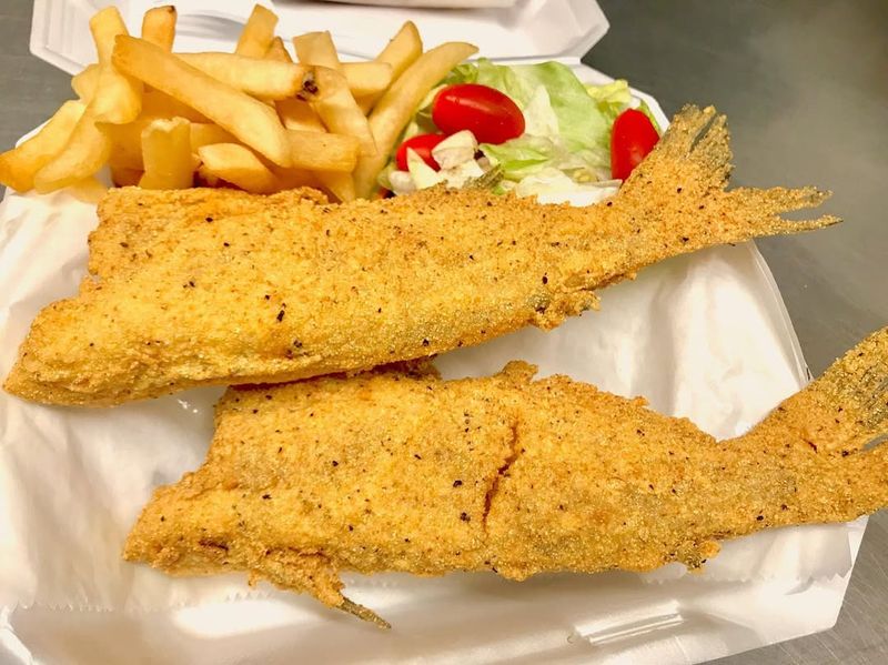 10 Mississippi Catfish Restaurants That Get The Crunch Just Right - Decor Hint Harvey's Fish Hut
