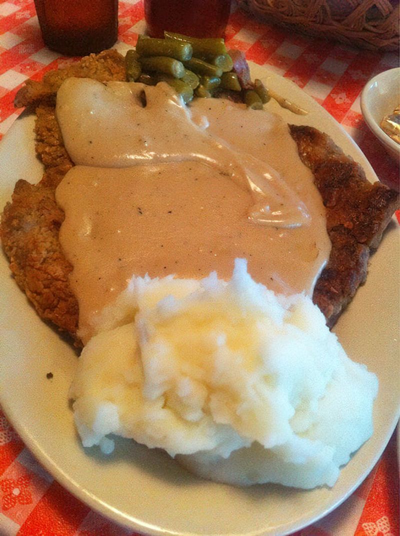 Where To Find Nostalgic Chicken-Fried Steaks Across Missouri - Decor Hint Stroud's Oak Ridge Manor In Kansas City