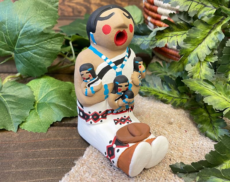 New Mexico Antiques And Memorabilia That Don't Fetch What They Used To - Decor Hint Pueblo Storyteller Dolls