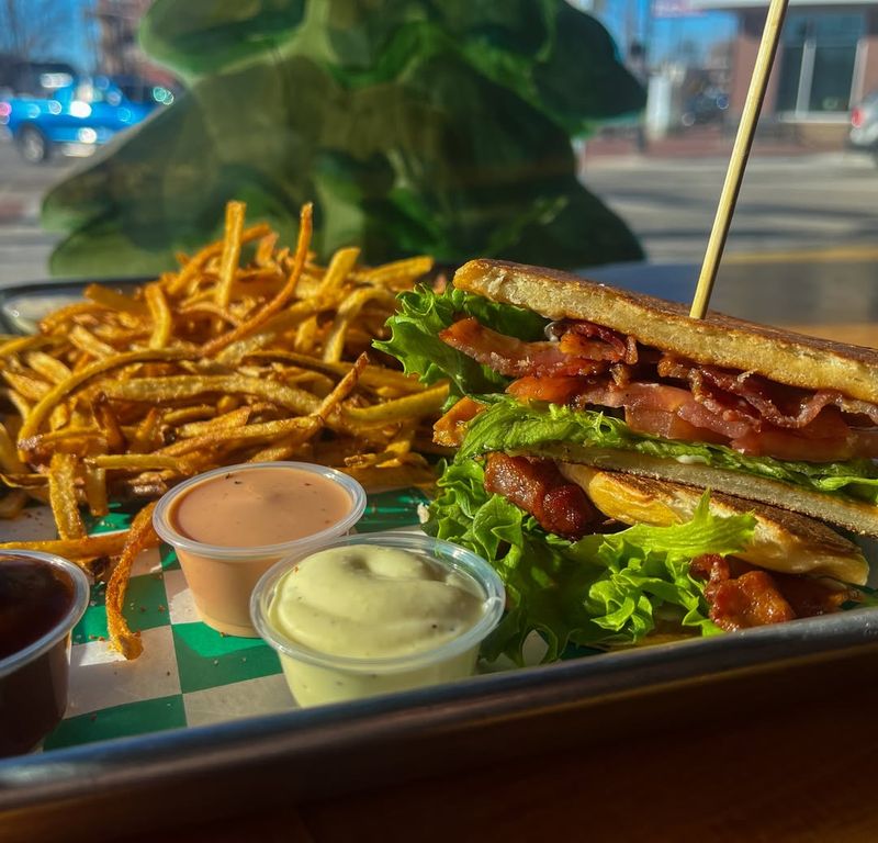 The Idaho Roadside Burger Shack Famous For Its Iconic Fry-Sauce Burgers - Decor Hint Beyond Burgers: Sandwiches And Sides