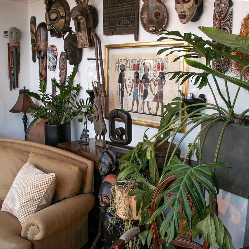 Bargain Hunters Flock To This Huge Ohio Thrift For Unique Furniture - Decor Hint Customers Can't Stop Raving