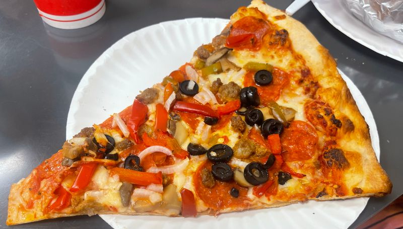 Mississippi Restaurants That Serve Big Flavor On A Small Budget - Decor Hint Brooklyn Pizzeria